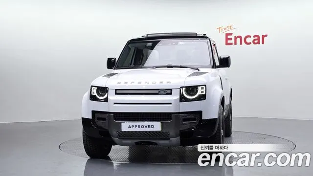 Land Rover Defender 2025