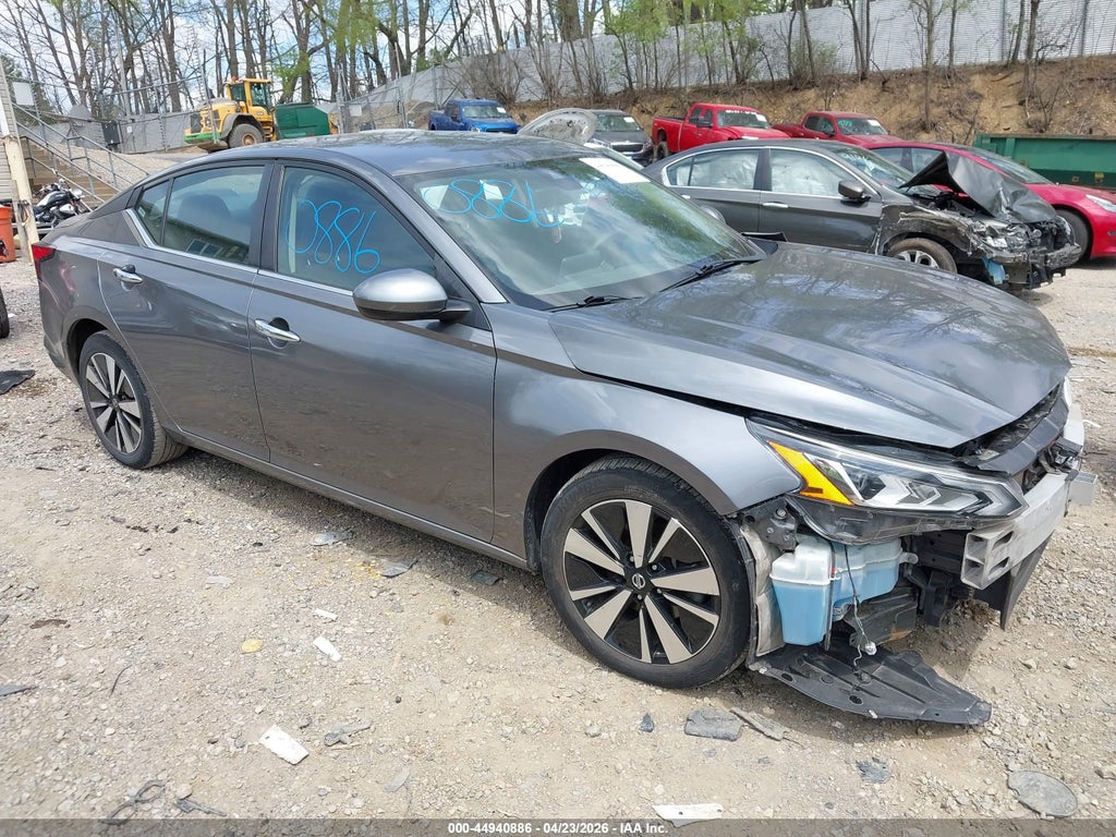 Nissan Altima 2021