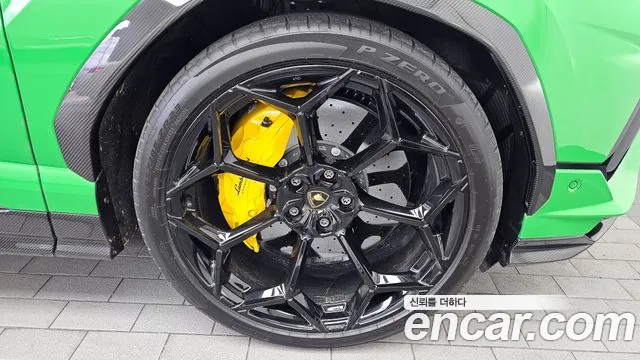 Lamborghini Urus 2024