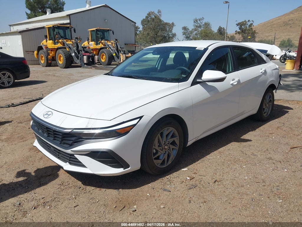 Hyundai Elantra 2024