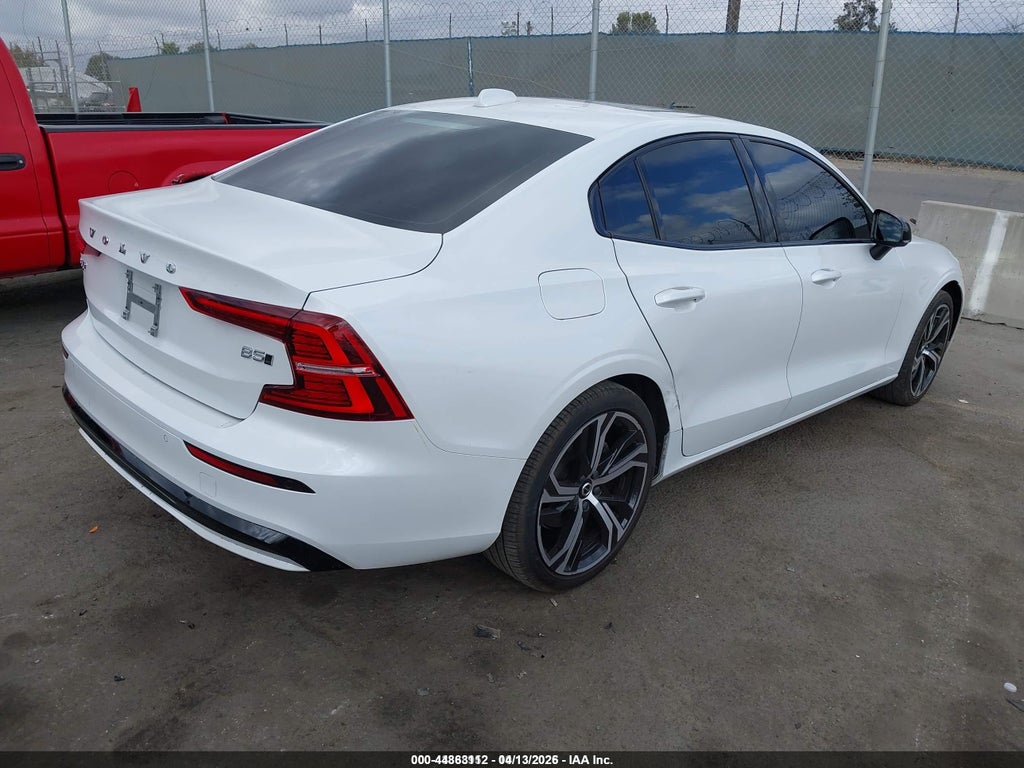 Volvo S60 2024