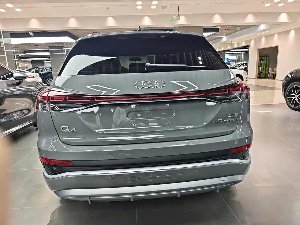 Audi Q4 e-tron 2024