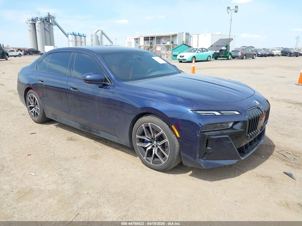 BMW 760 2025