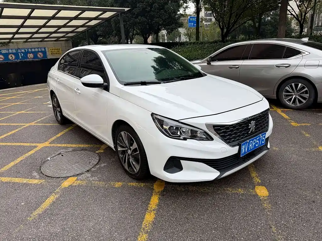 Peugeot 408 2021