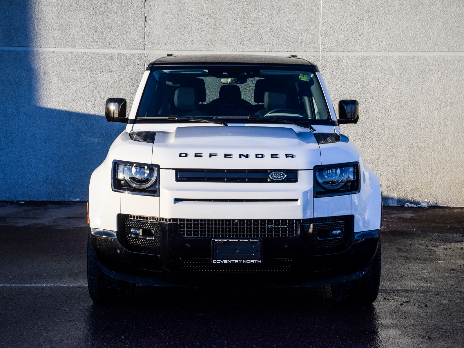 Land Rover Defender 2023