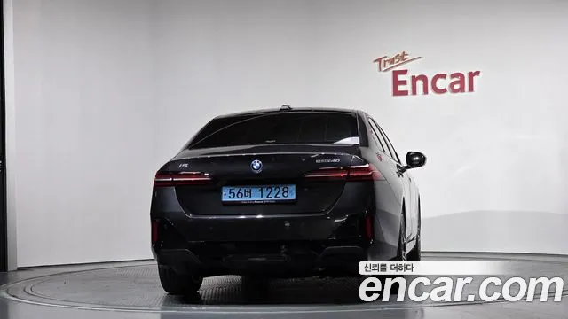 BMW i5 2024