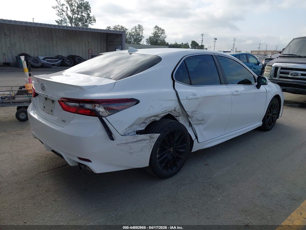 Toyota Camry 2022