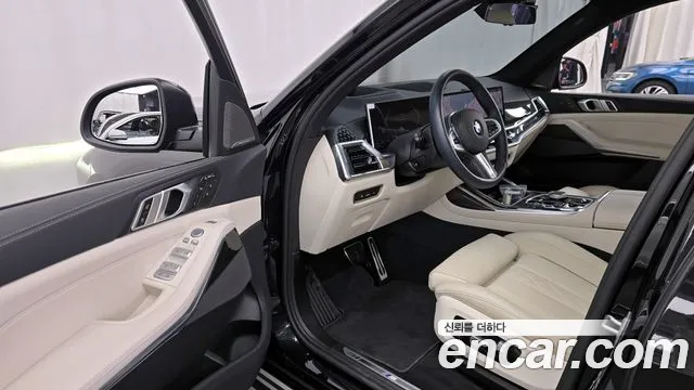 BMW X7 2025