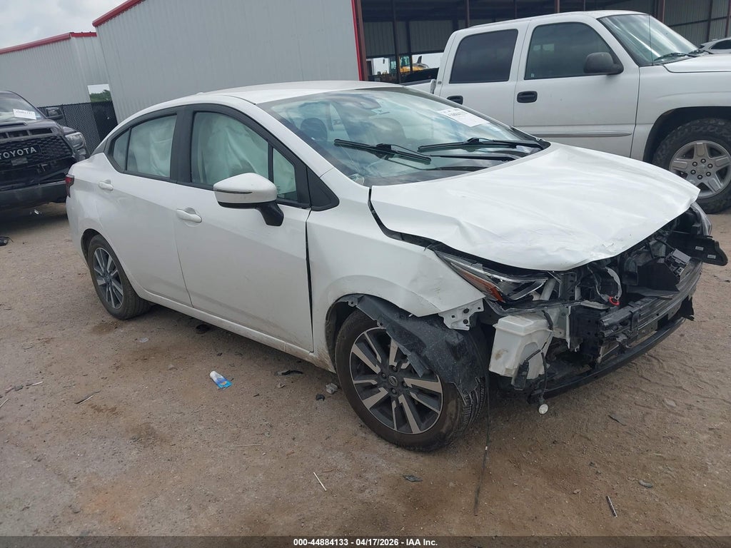 Nissan Versa 2021