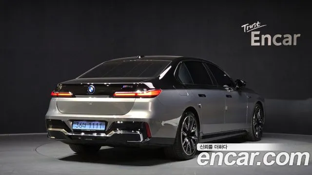 BMW i7 2023