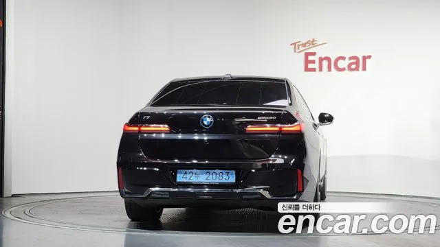BMW i7 2024
