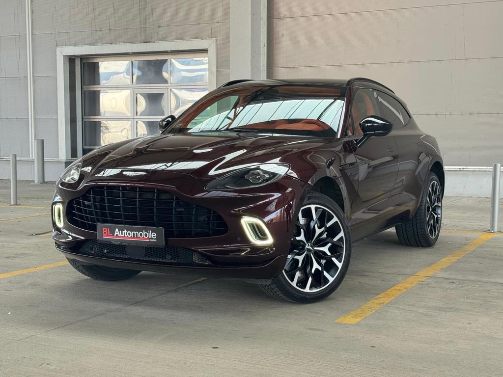 Aston Martin DBX 2021