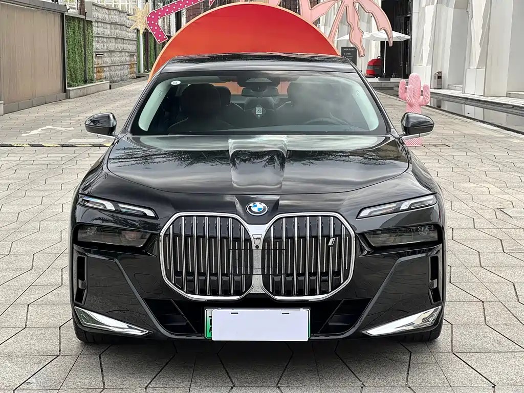 BMW i7 2024