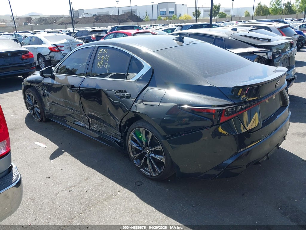 Lexus IS 2022