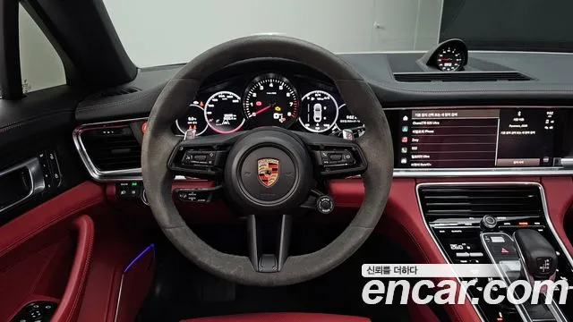 Porsche Panamera 2023