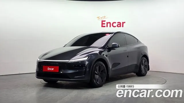 Tesla Model Y 2025