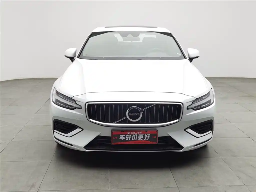 Volvo S60 2022