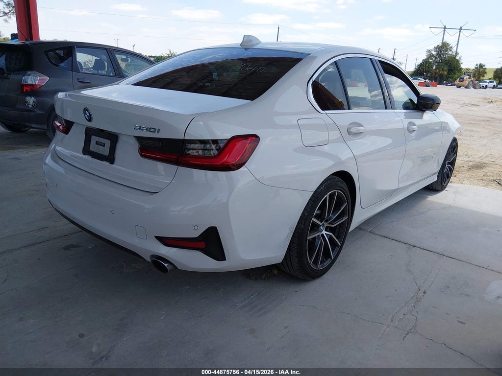 BMW 330 2021