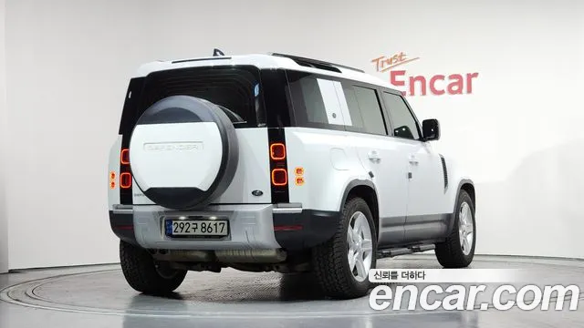 Land Rover Defender 2021