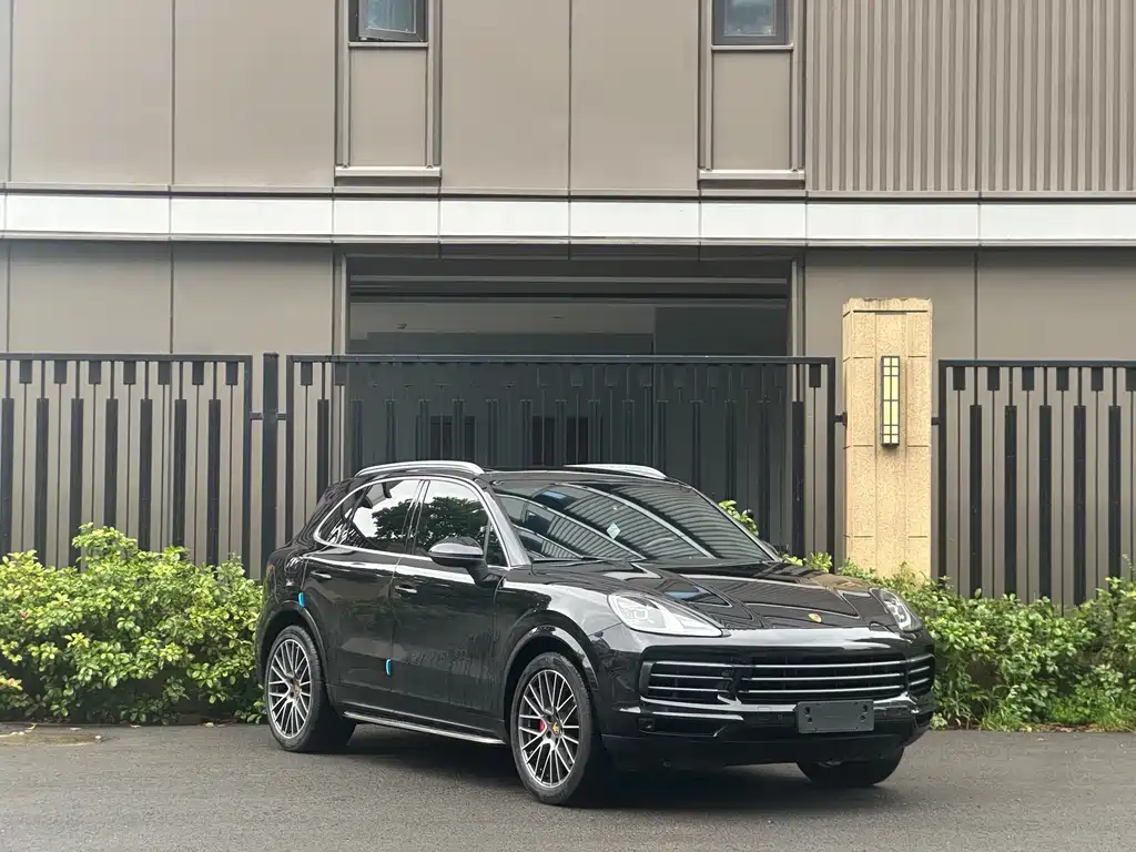 Porsche Cayenne 2022