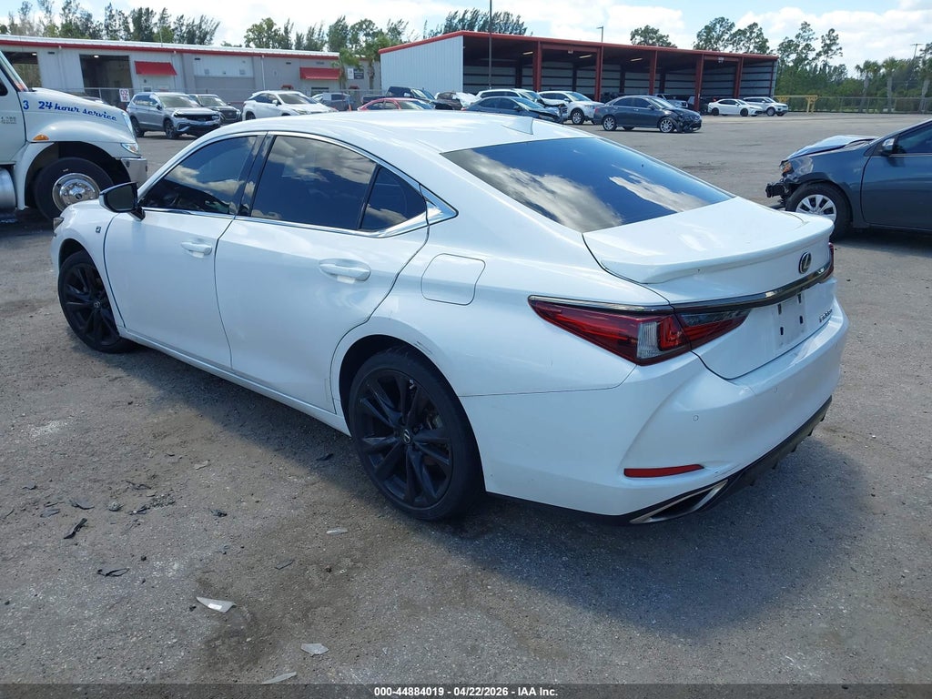 Lexus ES 2022