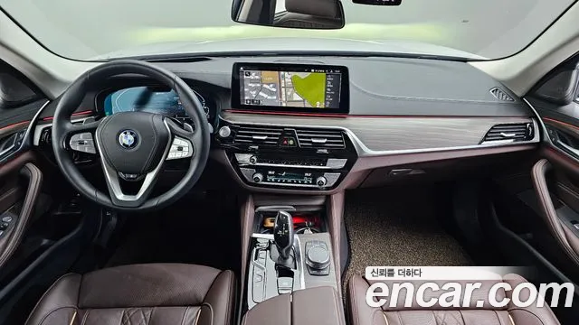 BMW 5 серии 2023