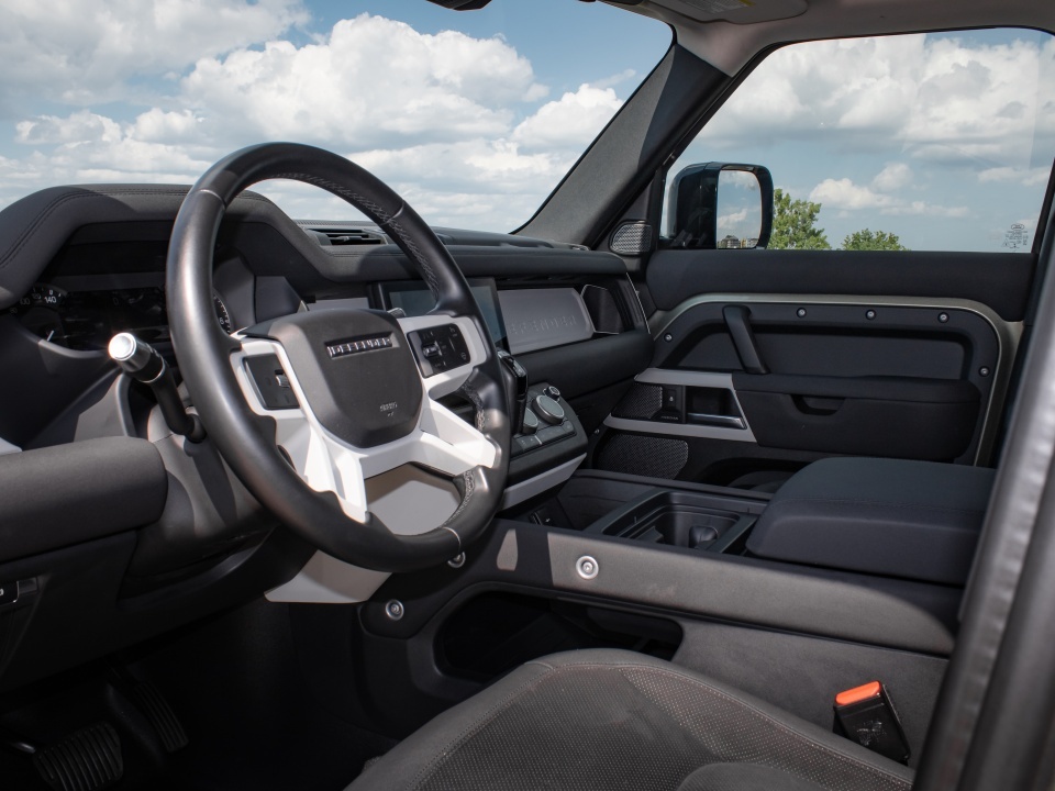 Land Rover Defender 2022