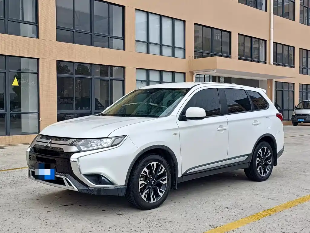 Mitsubishi Outlander 2021