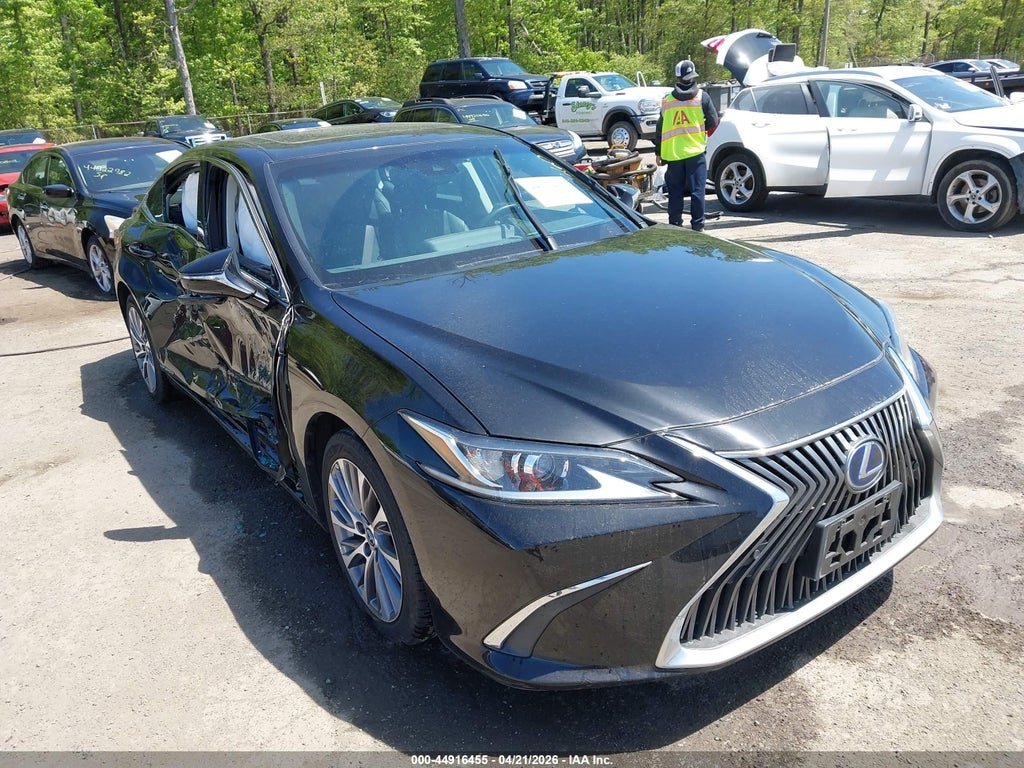 Lexus ES 2021