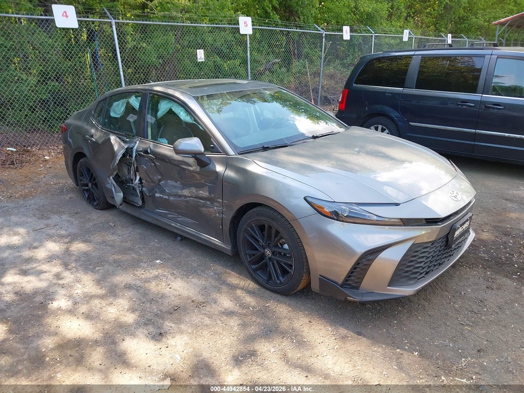 Toyota Camry 2025