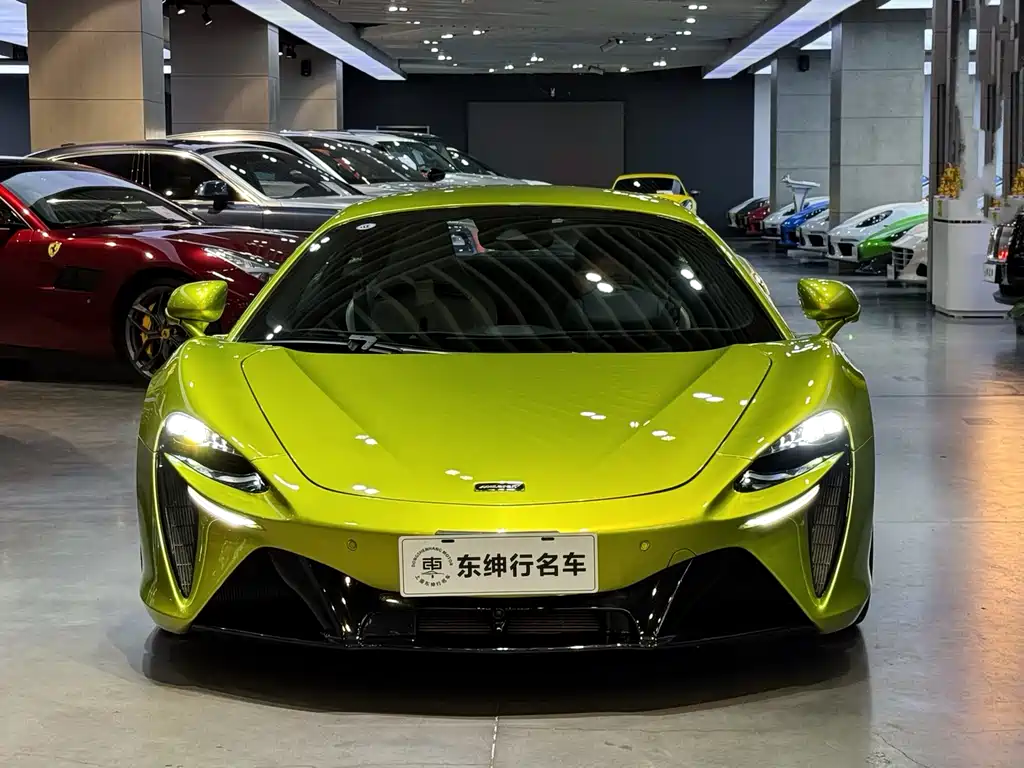 McLaren Artura 2023