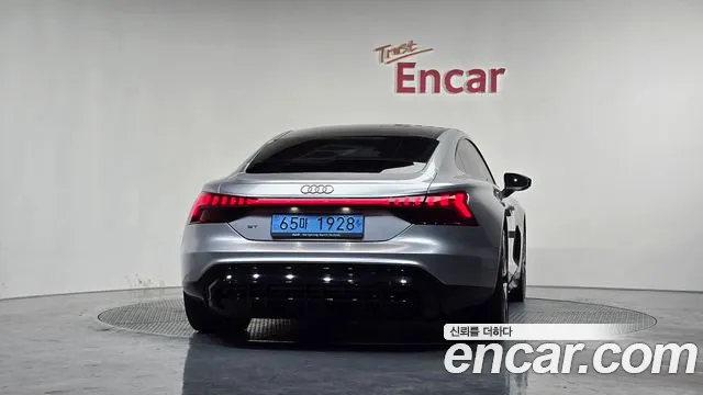 Audi e-tron GT 2021