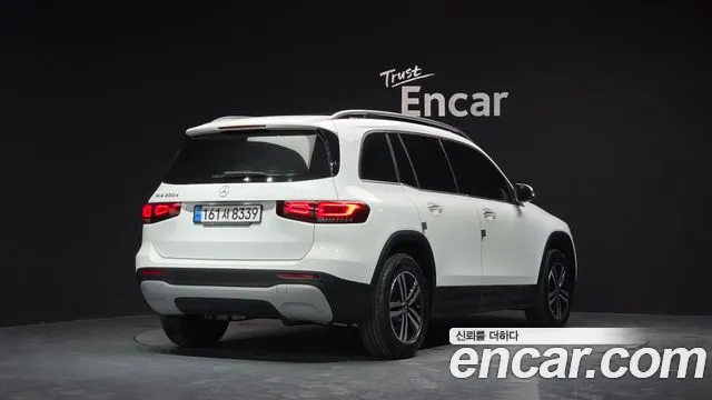 Mercedes-Benz GLB 2021