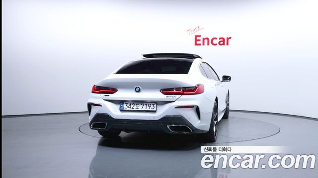 BMW 8 серии 2022