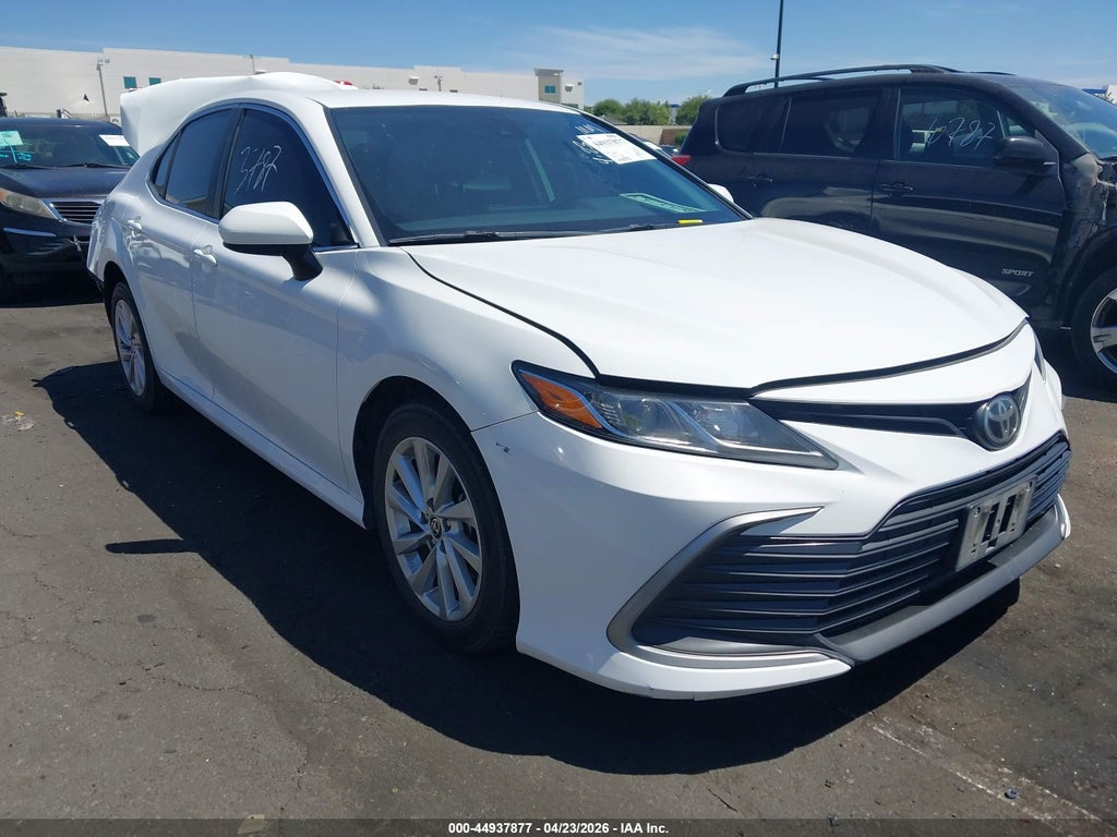 Toyota Camry 2021