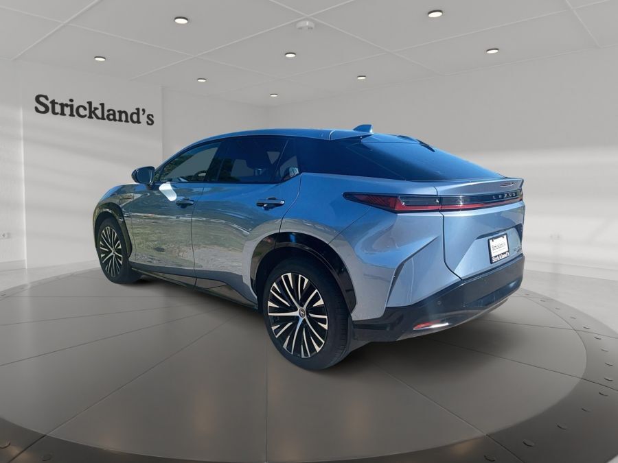 Lexus RZ 2023