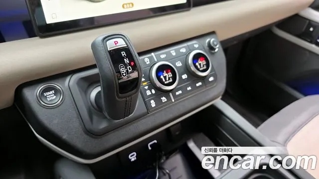 Land Rover Defender 2023