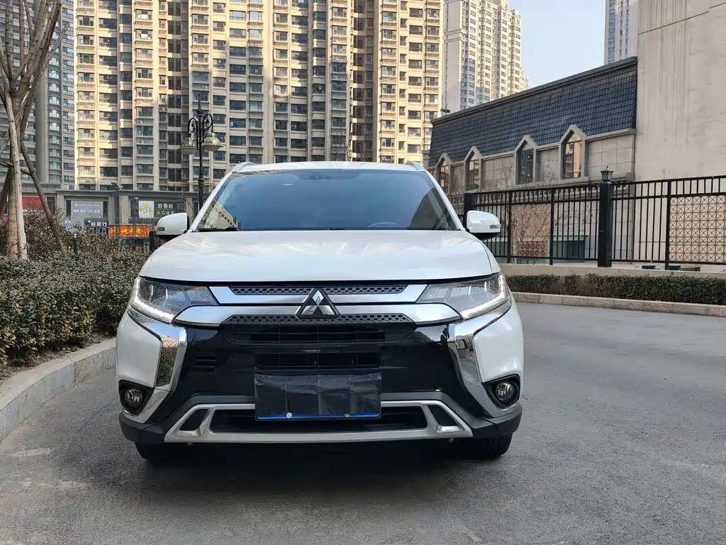 Mitsubishi Outlander 2020