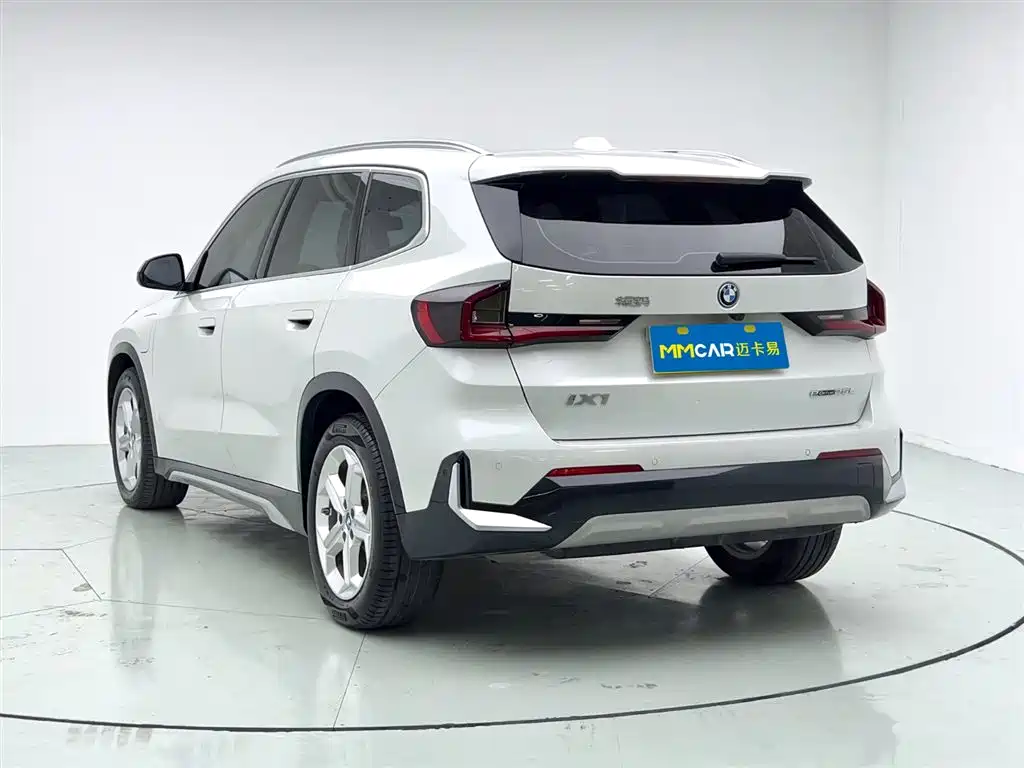 BMW iX1 2024