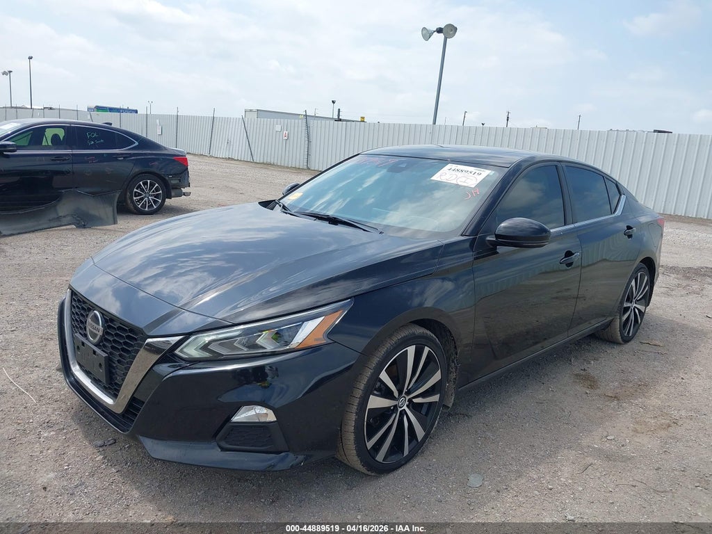 Nissan Altima 2021