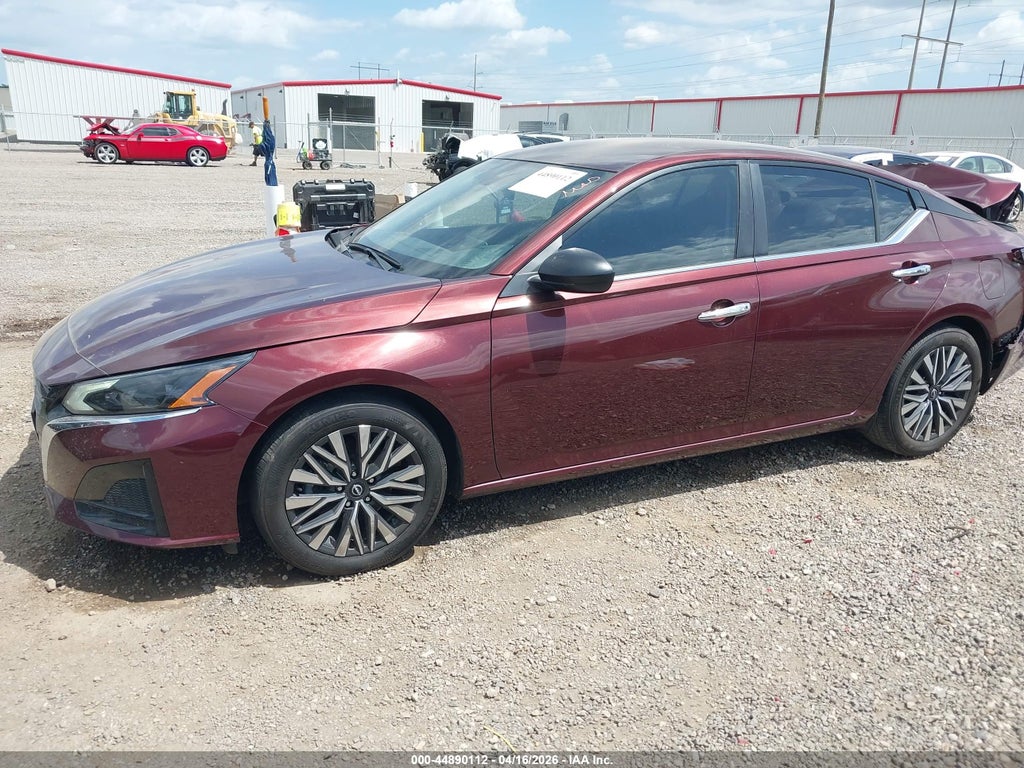 Nissan Altima 2024