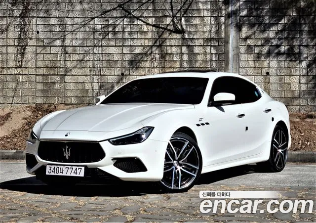 Maserati Ghibli 2021