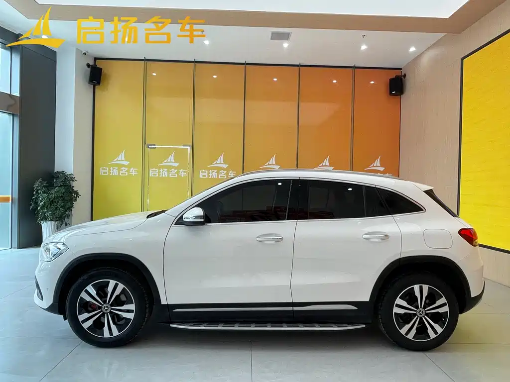 Mercedes-Benz GLA 2021