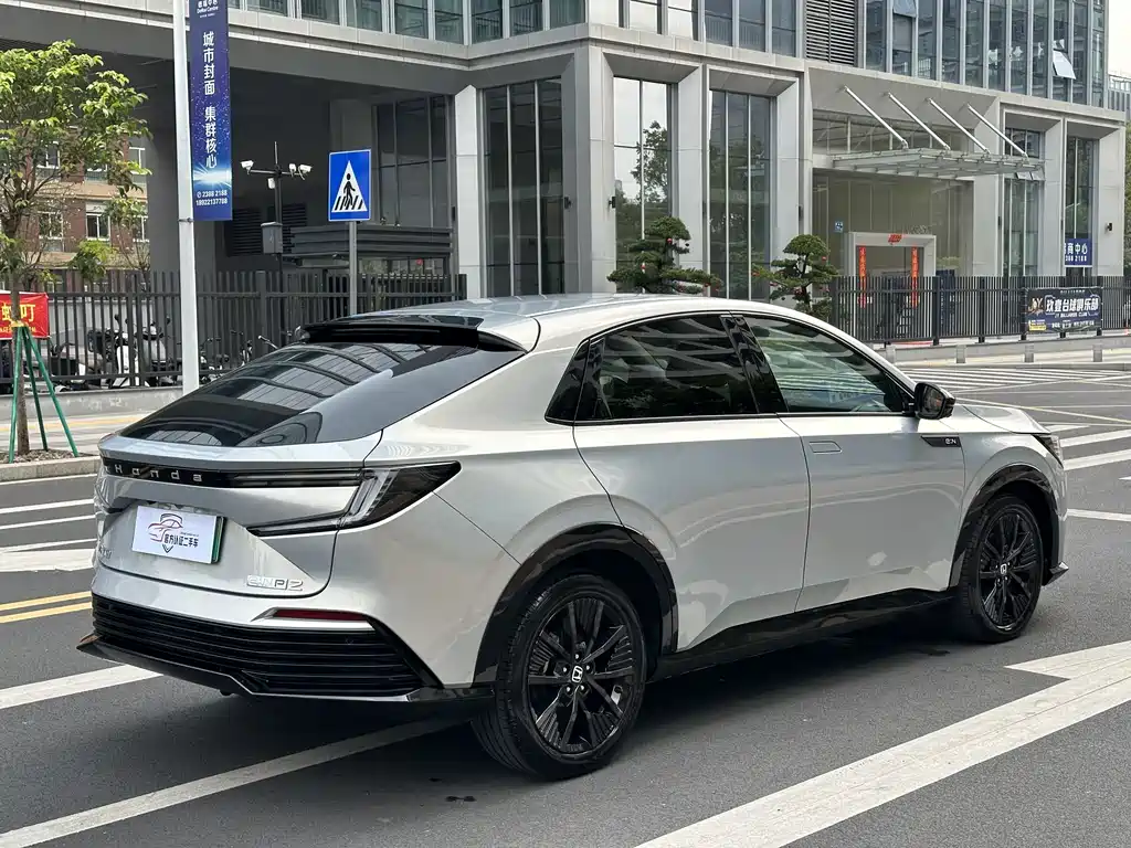 Honda e:NP2 2024