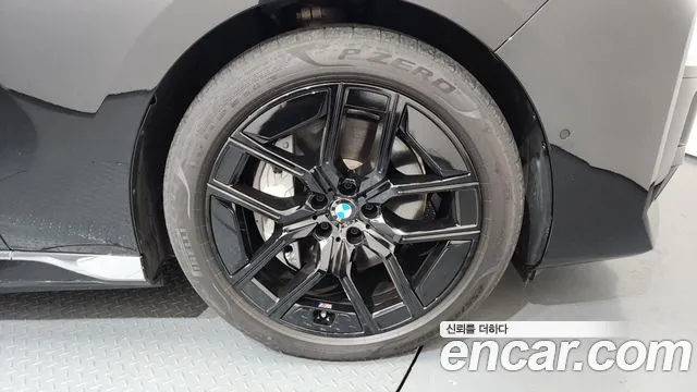 BMW i7 2023
