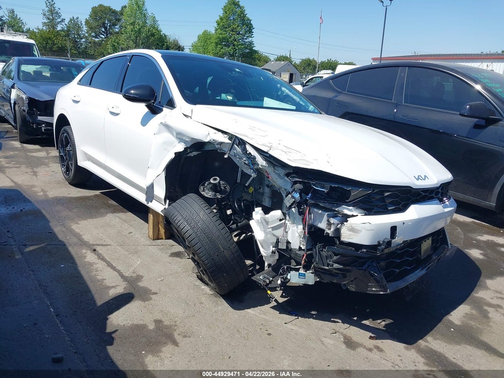 Kia K5 2025