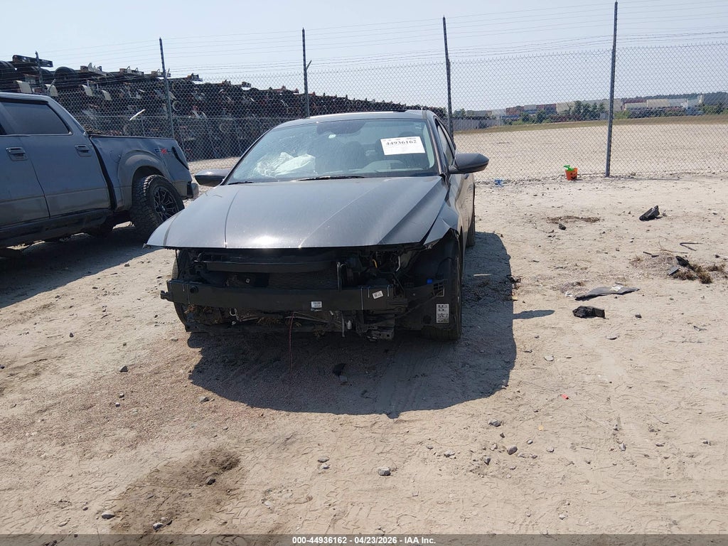 Hyundai Elantra 2025