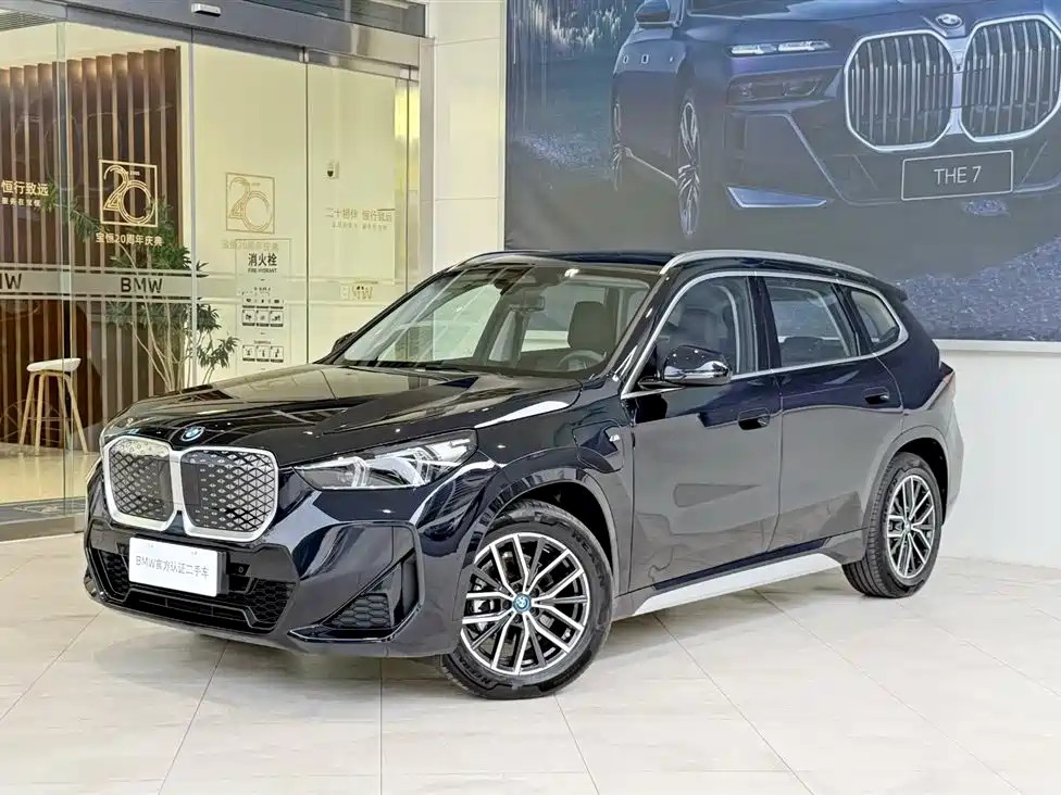 BMW iX1 2024