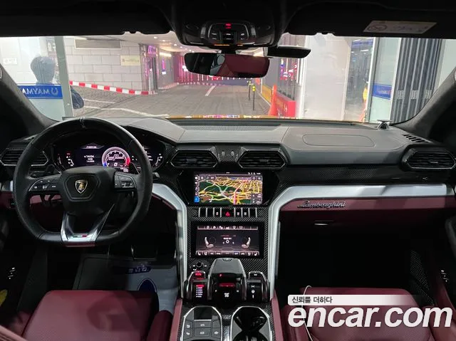 Lamborghini Urus 2021