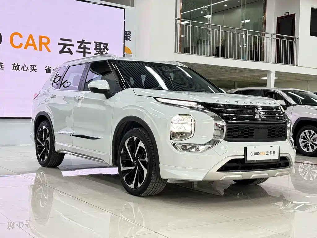 Mitsubishi Outlander 2023